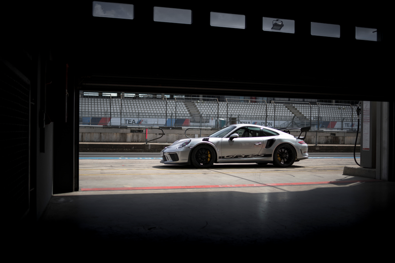 Illustration for article titled Put These Very Good 2019 Porsche 911 GT3 RS Photos In Your Life